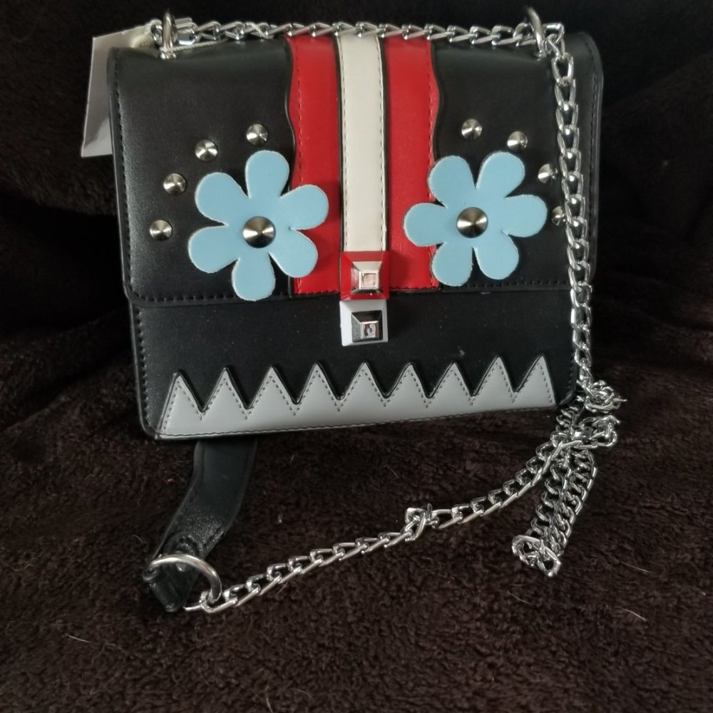 Black Daisy Purse